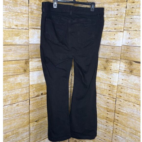 TORRID BOMBSHELL FLARE PREMIUM STRETCH CASUAL CLASSIC EVERYDAY WEAR BLACK JEANS - Picture 2 of 2